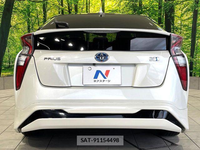 Toyota PRIUS 2016-06 8850387-14