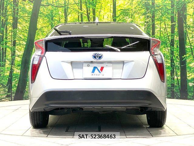 Toyota PRIUS 2016-04 8850398-14