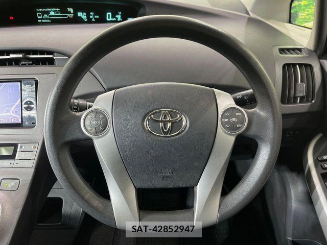 Toyota PRIUS 2011-12 8850407-12