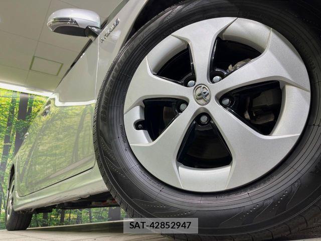 Toyota PRIUS 2011-12 8850407-14