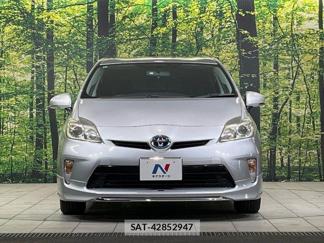Toyota PRIUS 2011-12 8850407-15