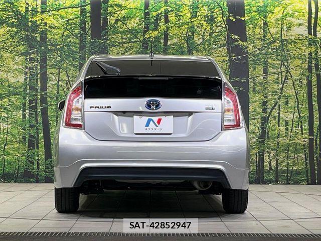 Toyota PRIUS 2011-12 8850407-16
