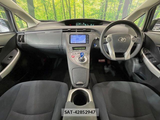 Toyota PRIUS 2011-12 8850407-1