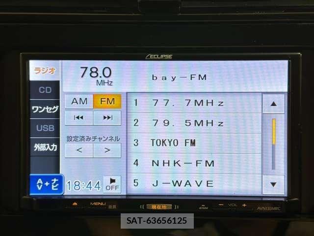 Toyota PRIUS 2018-04 8850399-21
