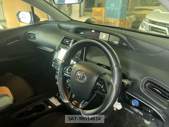 Toyota PRIUS 2019-10 8850394-11