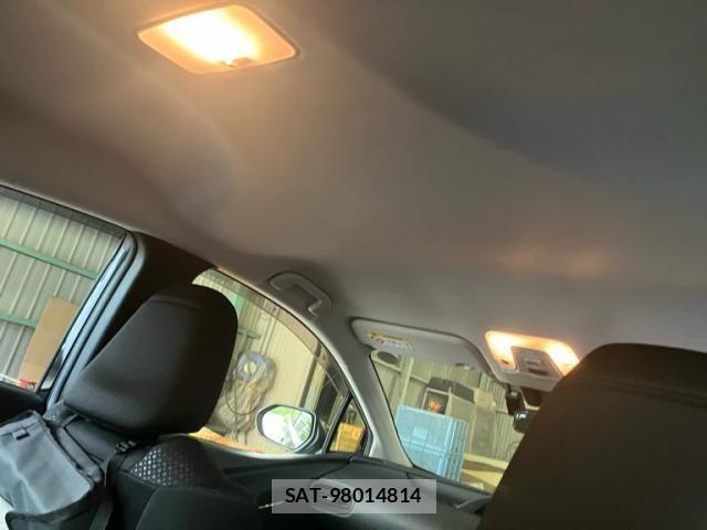 Toyota PRIUS 2019-10 8850394-15