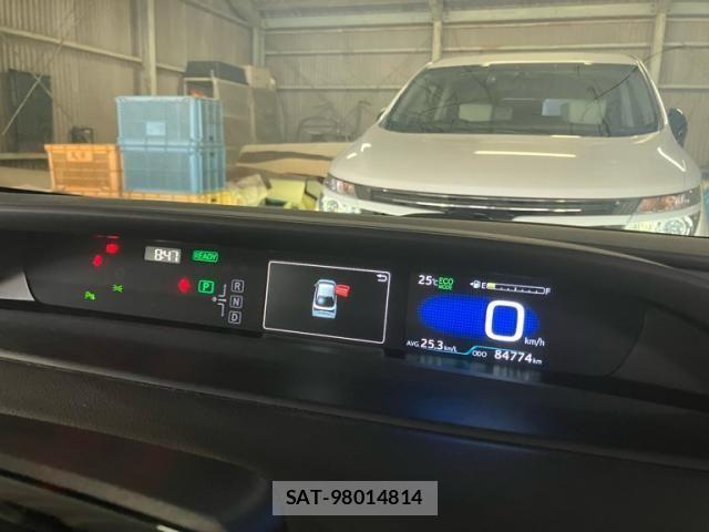Toyota PRIUS 2019-10 8850394-17