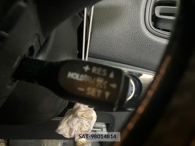 Toyota PRIUS 2019-10 8850394-26