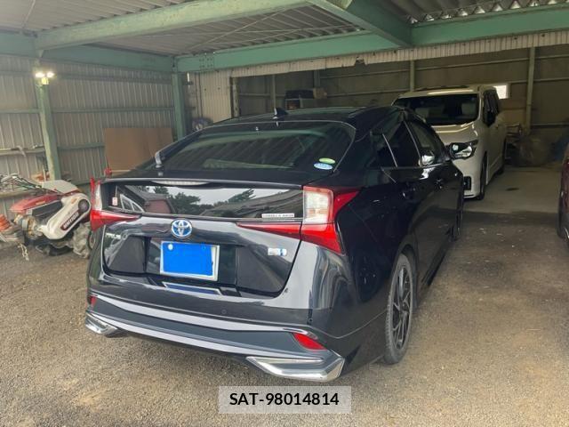 Toyota PRIUS 2019-10 8850394-2