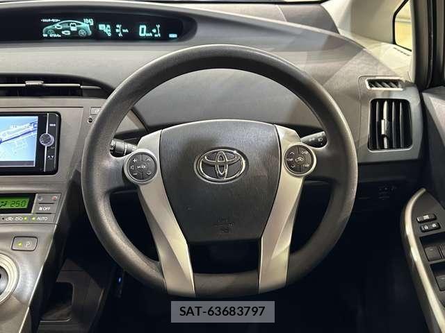 Toyota PRIUS 2012-06 8849332-9