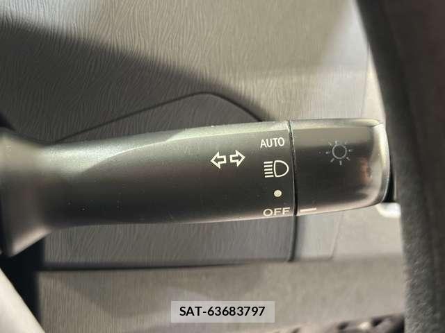 Toyota PRIUS 2012-06 8849332-11