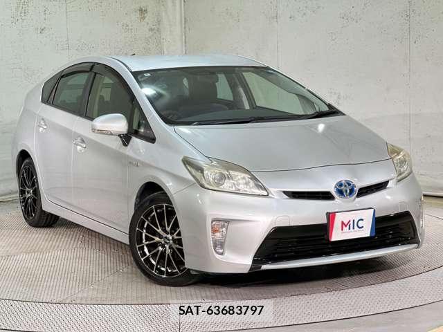 Toyota PRIUS 2012-06 8849332-1