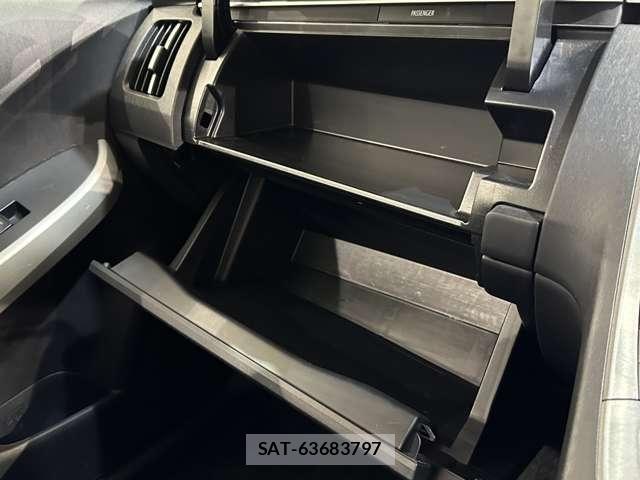 Toyota PRIUS 2012-06 8849332-23