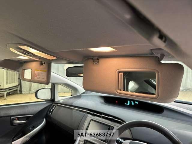 Toyota PRIUS 2012-06 8849332-24