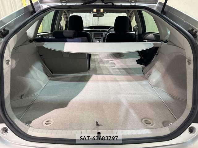 Toyota PRIUS 2012-06 8849332-26