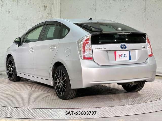 Toyota PRIUS 2012-06 8849332-6