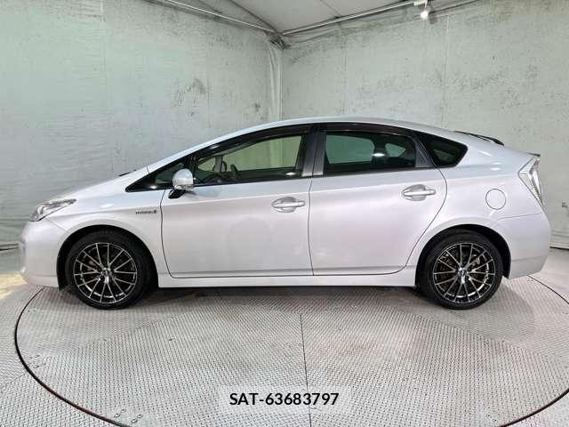 Toyota PRIUS 2012-06 8849332-7