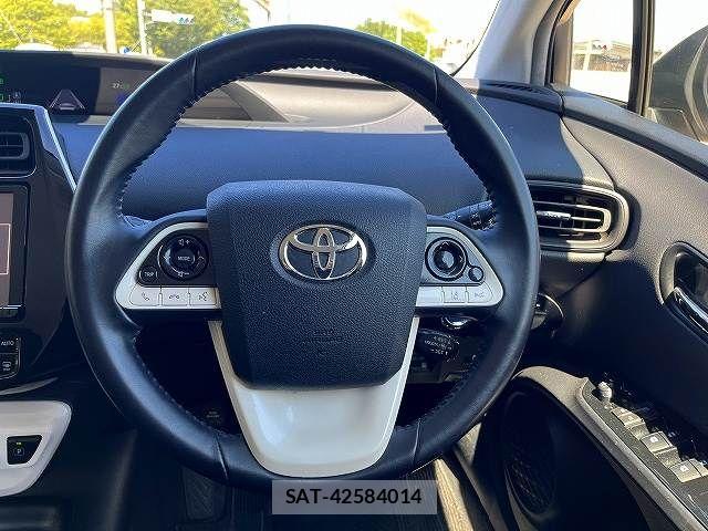 Toyota PRIUS 2017-03 8850392-9