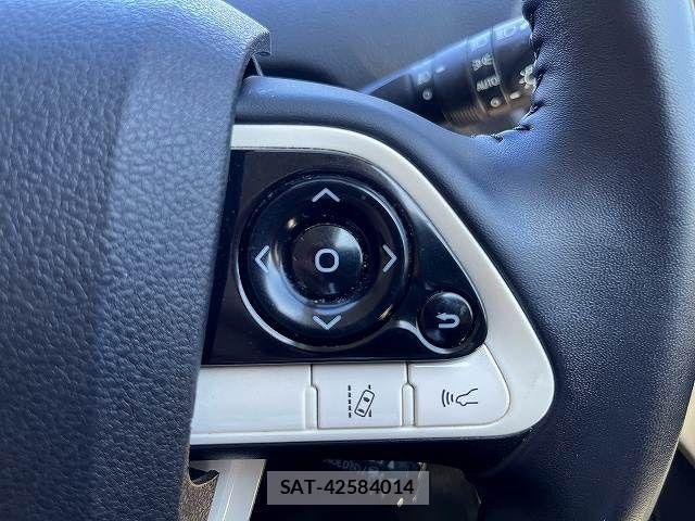 Toyota PRIUS 2017-03 8850392-15