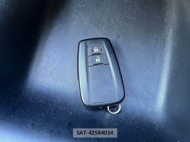 Toyota PRIUS 2017-03 8850392-19