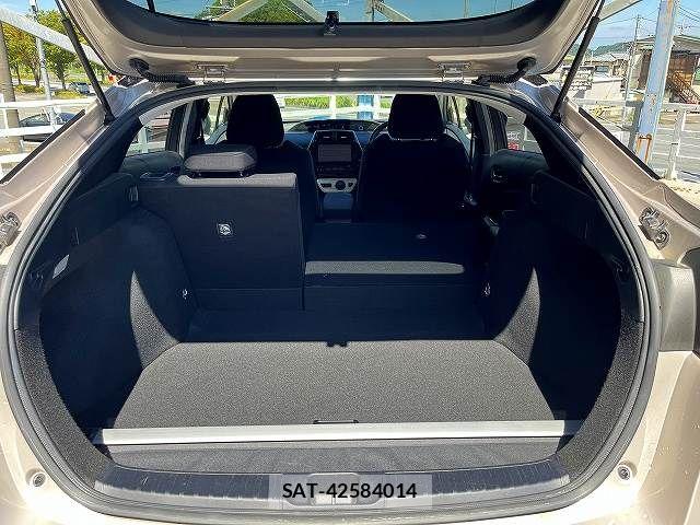 Toyota PRIUS 2017-03 8850392-25