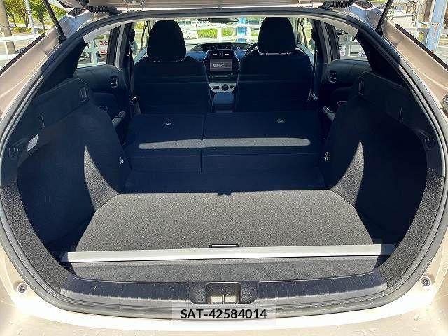Toyota PRIUS 2017-03 8850392-26