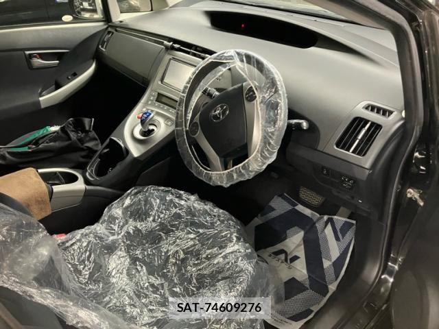 Toyota PRIUS 2014-01 8849650-12