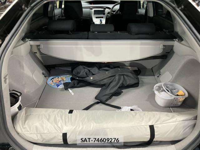 Toyota PRIUS 2014-01 8849650-15