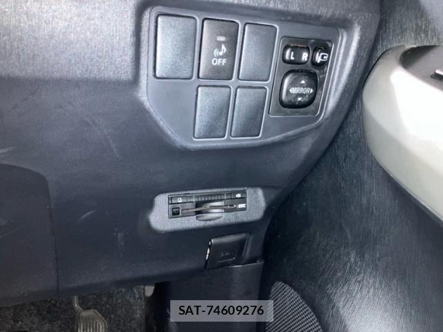 Toyota PRIUS 2014-01 8849650-18