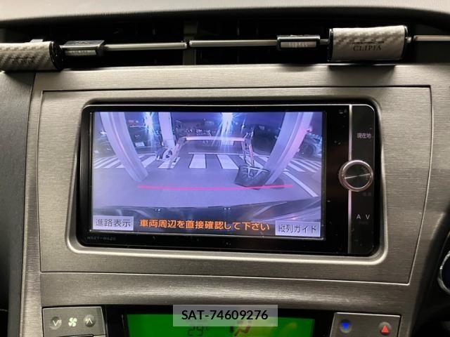 Toyota PRIUS 2014-01 8849650-21