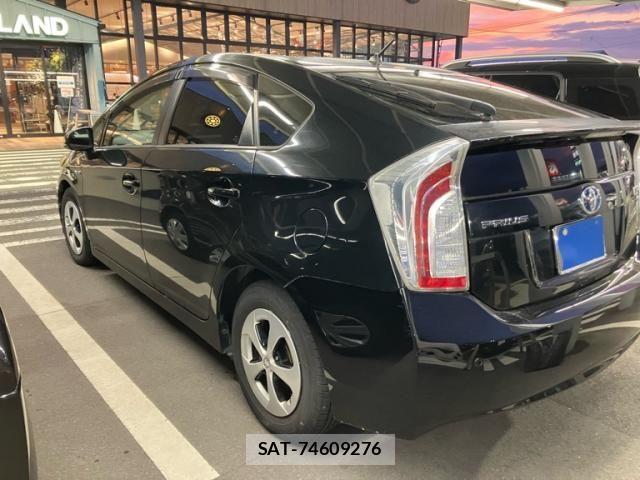 Toyota PRIUS 2014-01 8849650-4