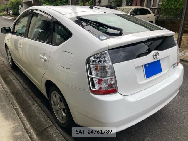 Toyota PRIUS 2009-12 8850408-3