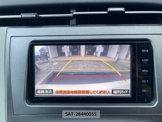 Toyota PRIUS 2015-03 8849931-13