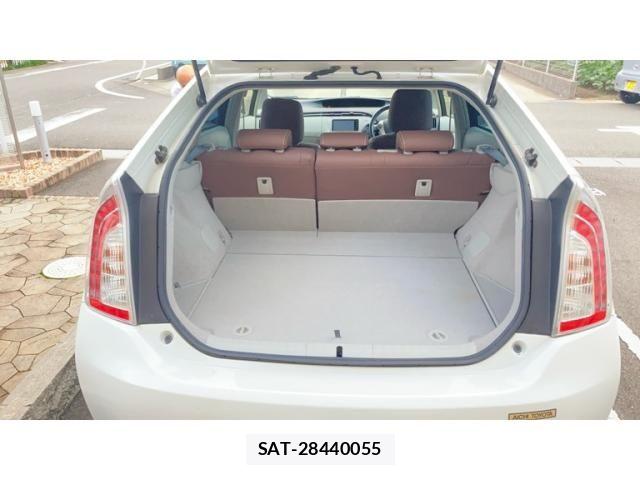 Toyota PRIUS 2015-03 8849931-18