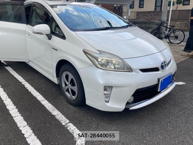 Toyota PRIUS 2015-03 8849931-2