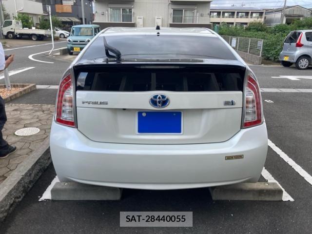 Toyota PRIUS 2015-03 8849931-3