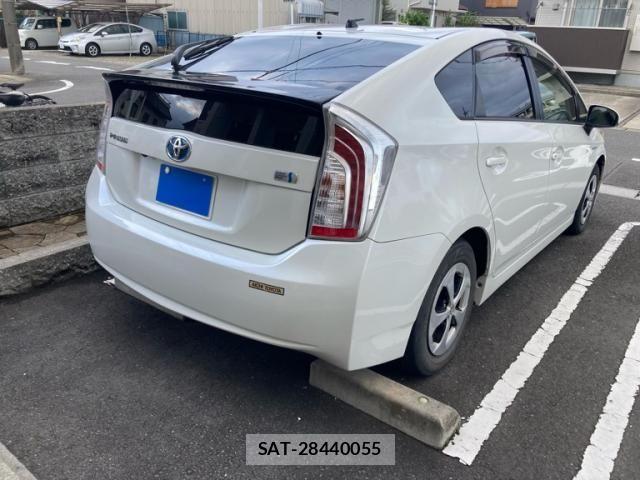Toyota PRIUS 2015-03 8849931-4