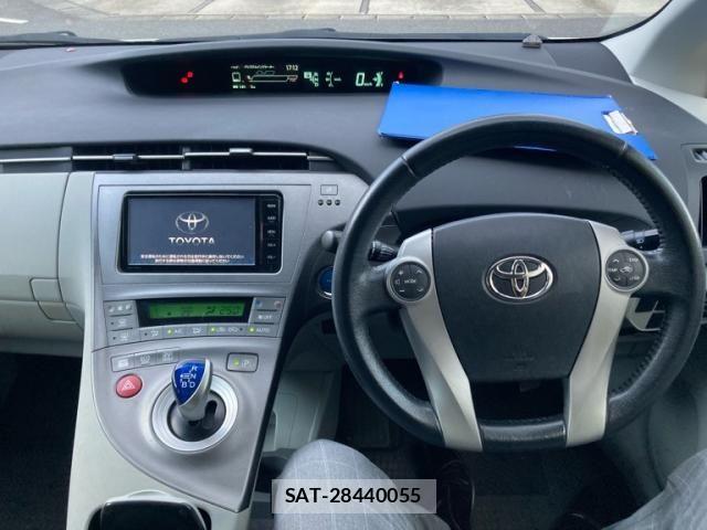 Toyota PRIUS 2015-03 8849931-6