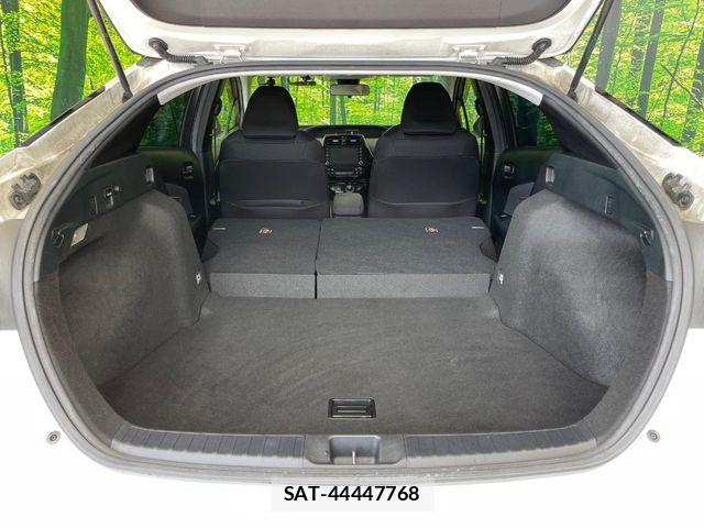Toyota PRIUS 2021-08 8849266-10
