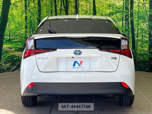 Toyota PRIUS 2021-08 8849266-15