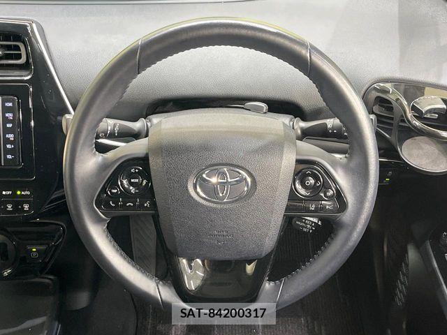 Toyota PRIUS 2019-10 8850383-10