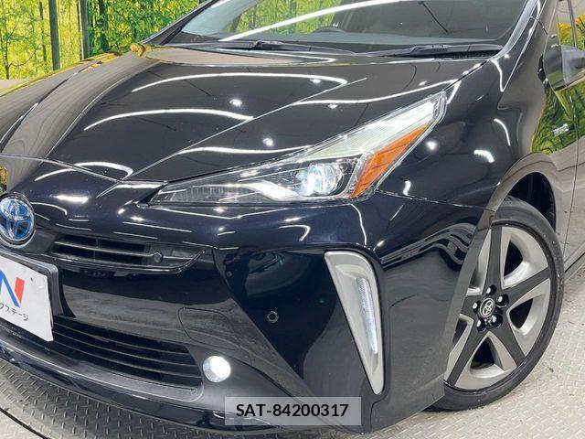 Toyota PRIUS 2019-10 8850383-11