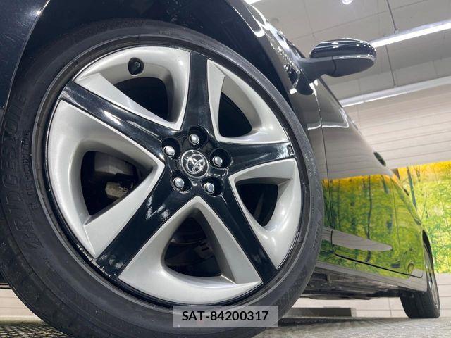 Toyota PRIUS 2019-10 8850383-12
