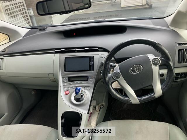 Toyota PRIUS 2012-11 8850409-10