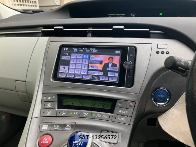 Toyota PRIUS 2012-11 8850409-18