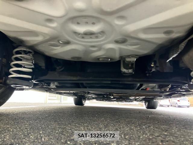 Toyota PRIUS 2012-11 8850409-25