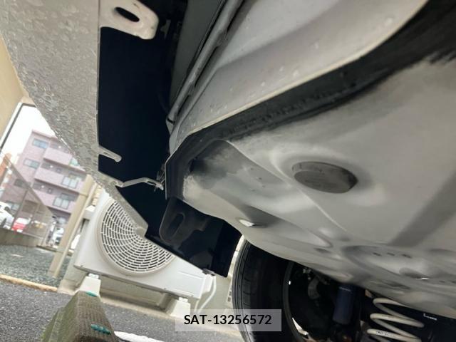 Toyota PRIUS 2012-11 8850409-26