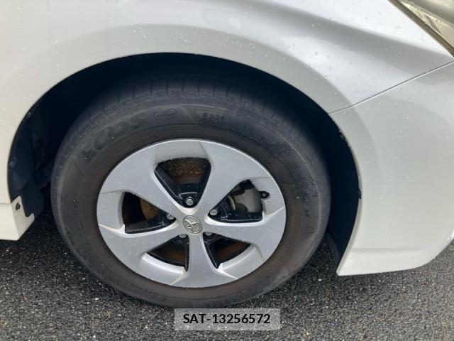 Toyota PRIUS 2012-11 8850409-5