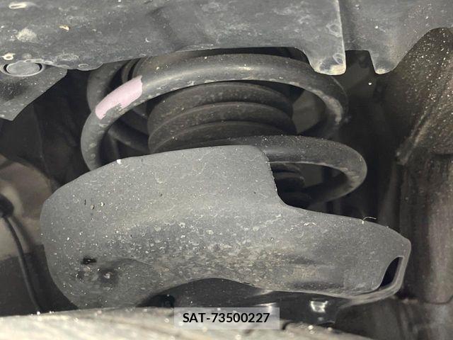 Toyota PRIUS 2023-10 8850375-19