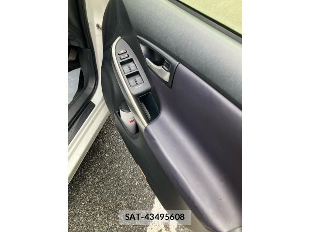 Toyota PRIUS 2014-02 8850405-11